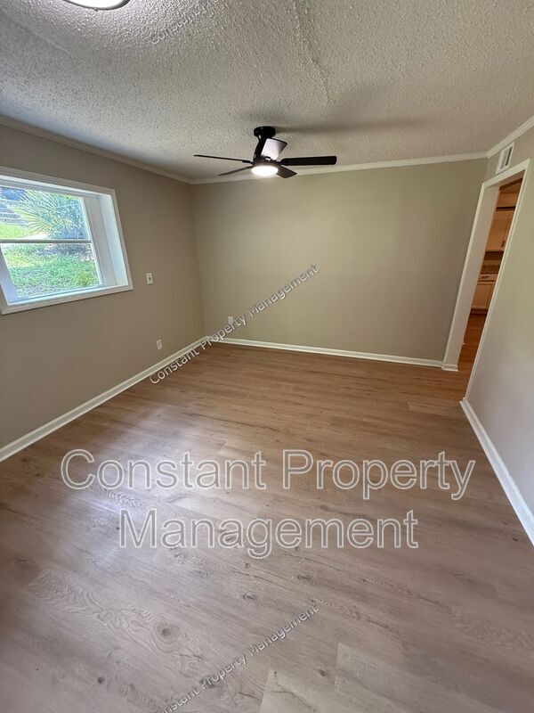 Foto del edificio - 4221 Ayers Rd