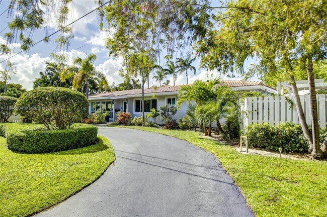Foto del edificio - 2615 NE 26th St