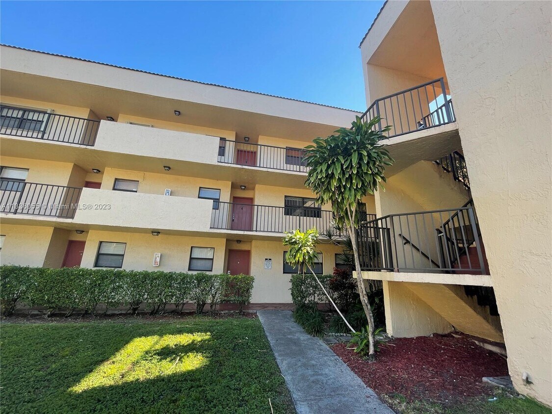 3400 Foxcroft Rd Unit 213, Miramar, FL 33025 Condo for Rent in