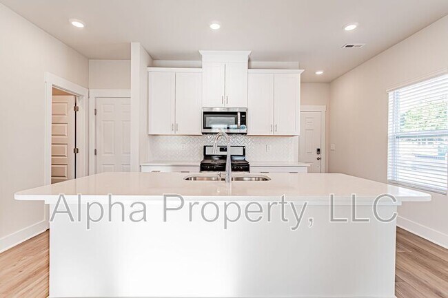 Building Photo - 208 Round Back Wy
