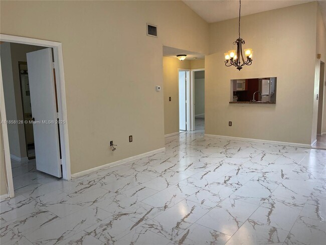 Foto del edificio - 2243 SW 80th Terrace