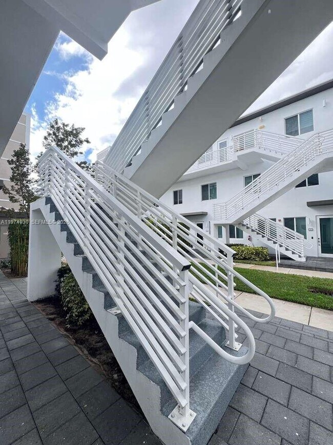 Building Photo - 10229 NW 64th Ter