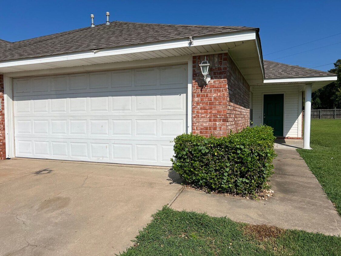 Primary Photo - 1703 Wilder Ln