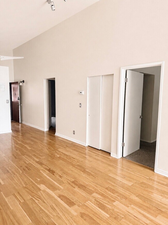 Foto del edificio - 251 S 700 E