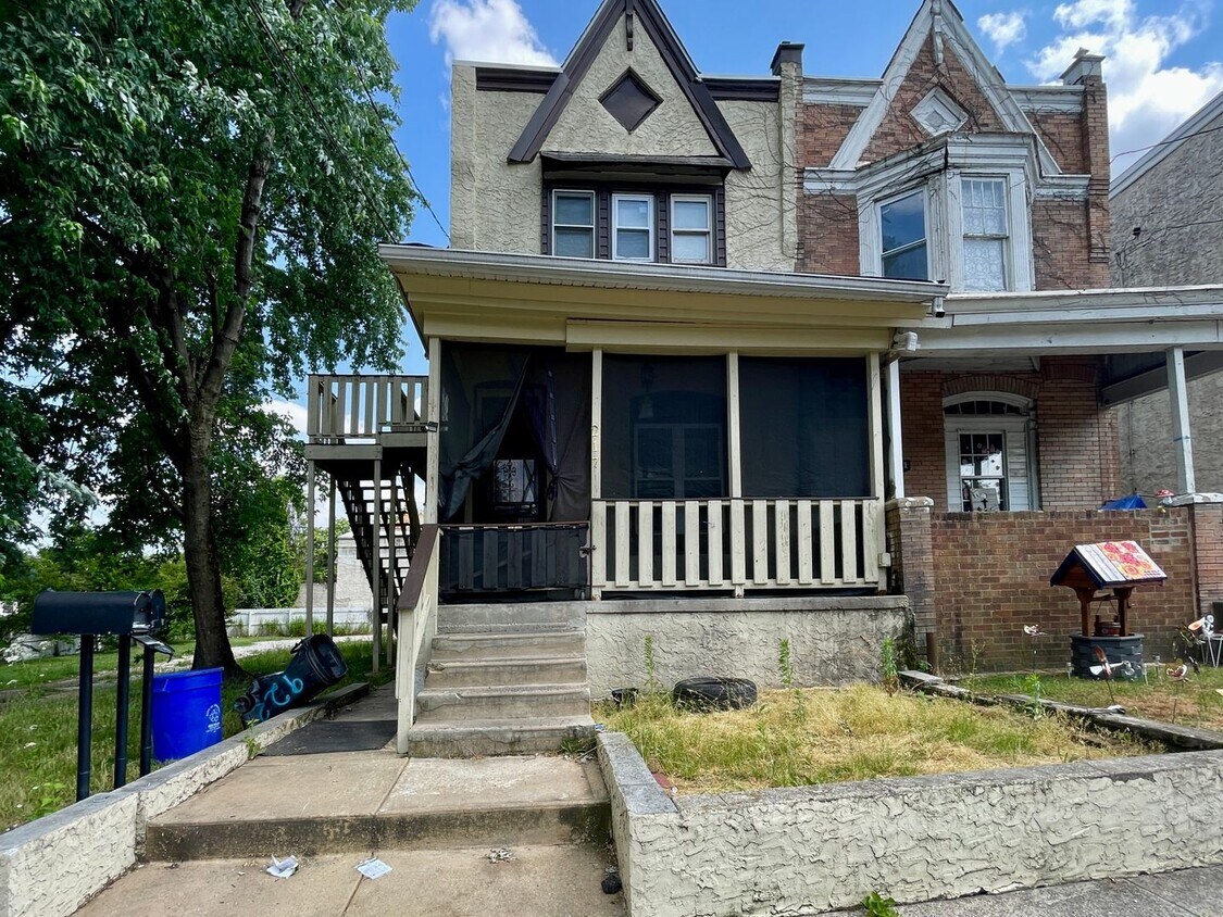 217 W 8th St Unit 3, Chester, PA 19013 Room for Rent in Chester, PA