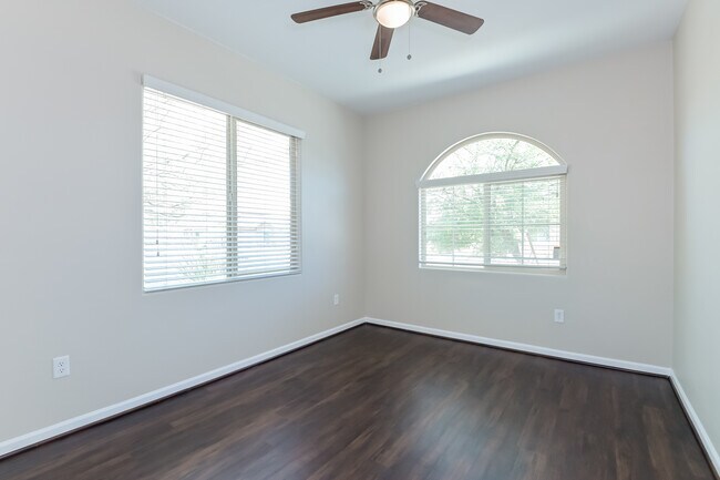 Foto del edificio - 6481 W Smoky Falls Way