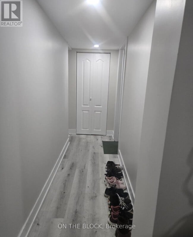 Building Photo - 103 Fitzgibbon Ave