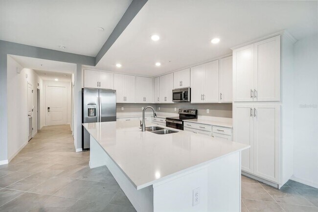 Building Photo - 14141 Heritage Landing Blvd