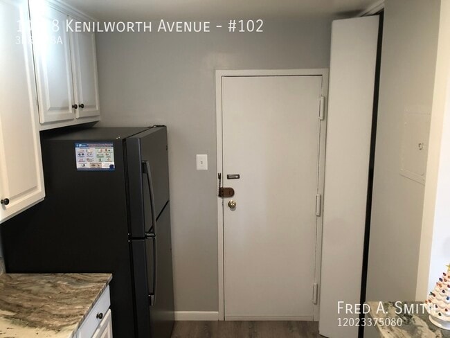Building Photo - 10618 Kenilworth Ave