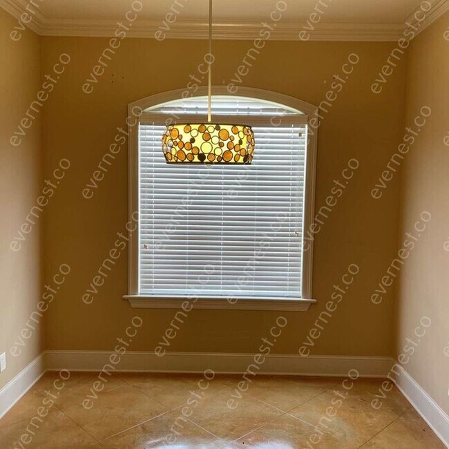 Building Photo - 3Bed / 2Bath House in Brandon / Pet-Friend...