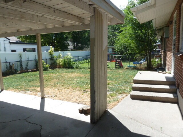 Building Photo - 1328 E 3900 S