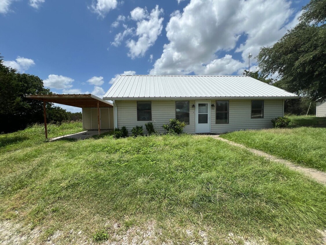 Foto principal - 102 Haynes Rd
