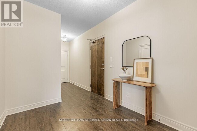 Building Photo - 701-701 Sheppard Ave W