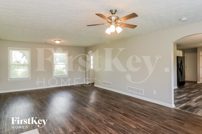 Foto del edificio - 138 Wards Creek Ln