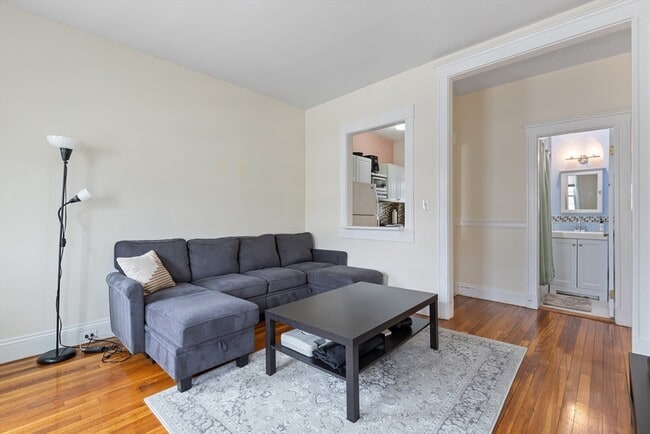 Building Photo - 1568 Commonwealth Ave