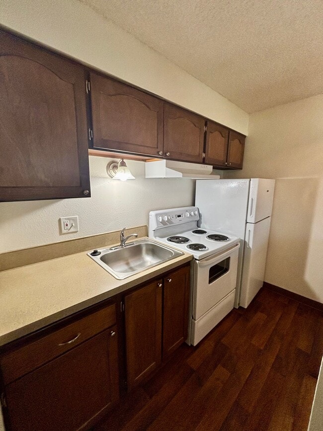 Photo - 3950 SW 102nd Ave (Beaverton, OR) Apartment