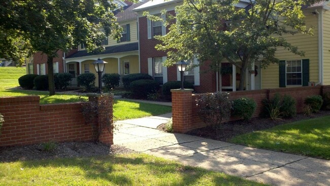 Building Photo - Woodside Terrace Apartments