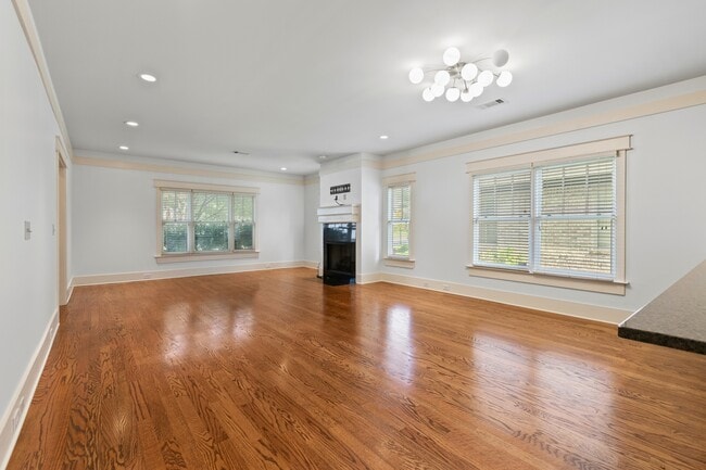 Building Photo - 987 Starr Ct