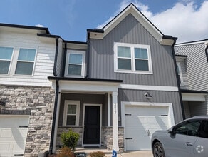 Building Photo - Room in Townhome on Regal Dr
