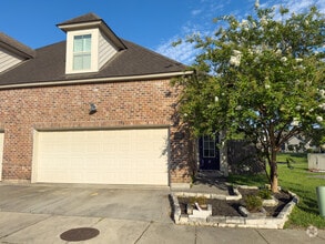 Building Photo - 2167 Shadowbrook Dr
