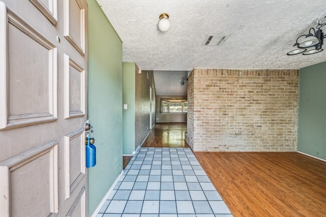 Building Photo - 13139 Birch Grove Dr