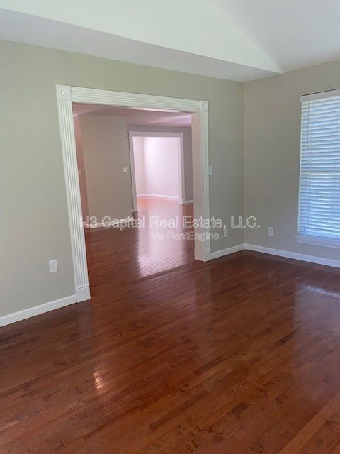 Building Photo - 2852 Fairway Dr