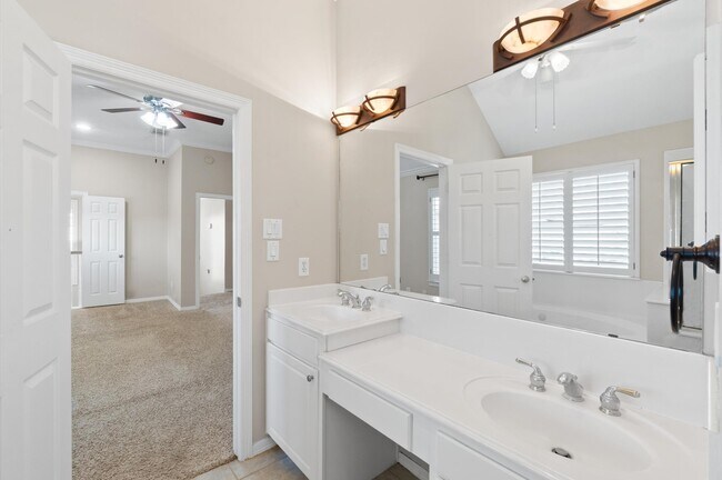 Foto del edificio - 1118 Enclave Square E