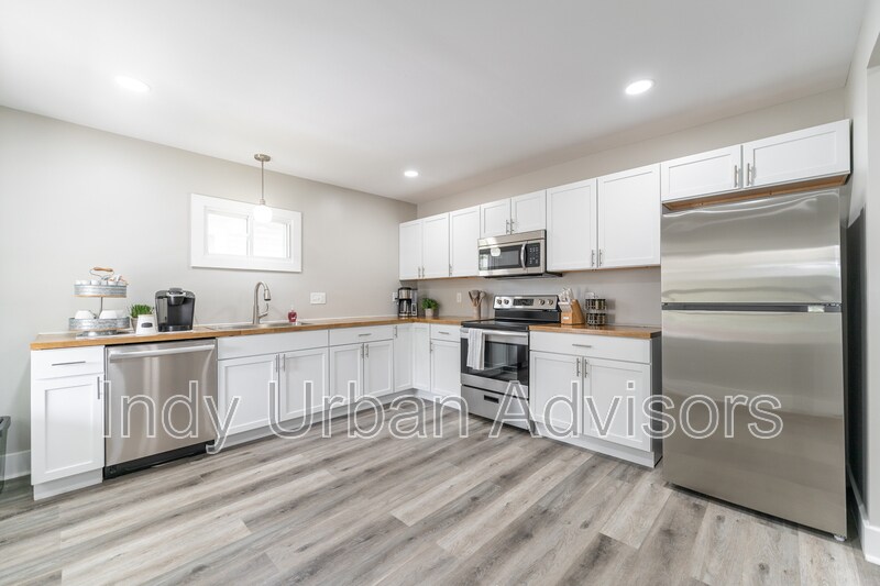 Foto principal - 537 N Sheffield Ave