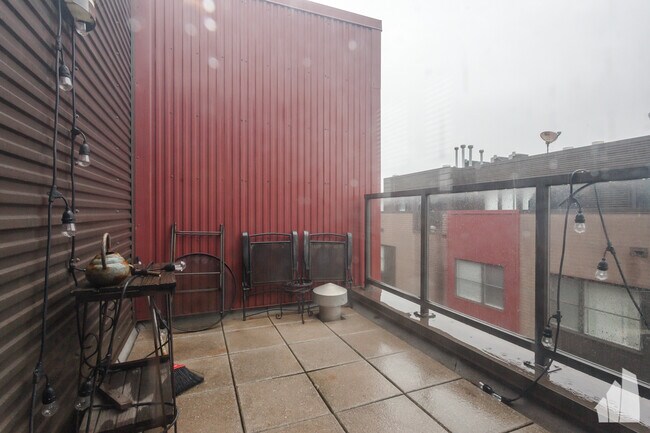 Foto del edificio - 648 W 16th St