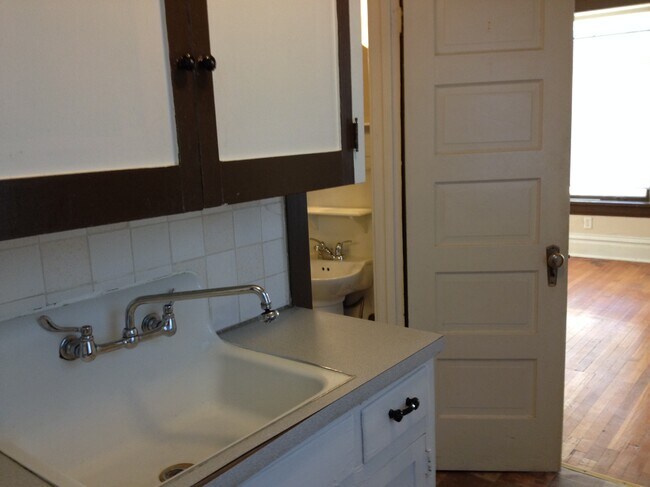 Foto del edificio - 4904 Davenport St