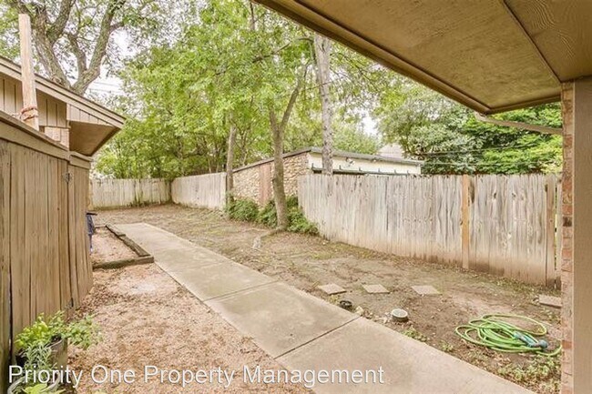Foto del edificio - 2 br, 2.5 bath House - 3701 W 6th Street