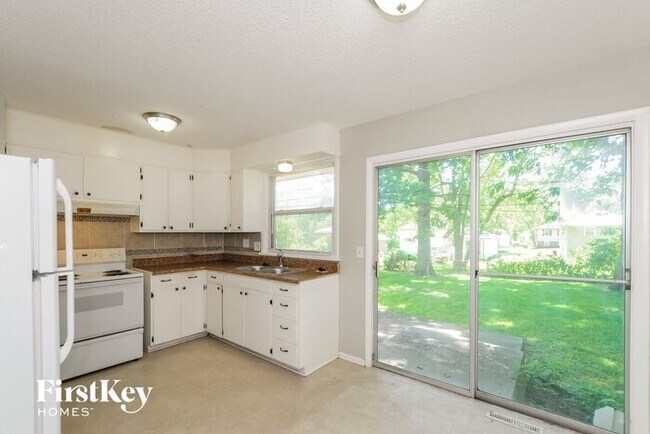 Foto del edificio - 8403 E 92nd St