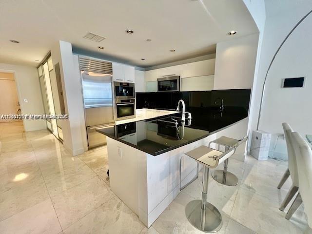 Foto del edificio - 17121 Collins Ave