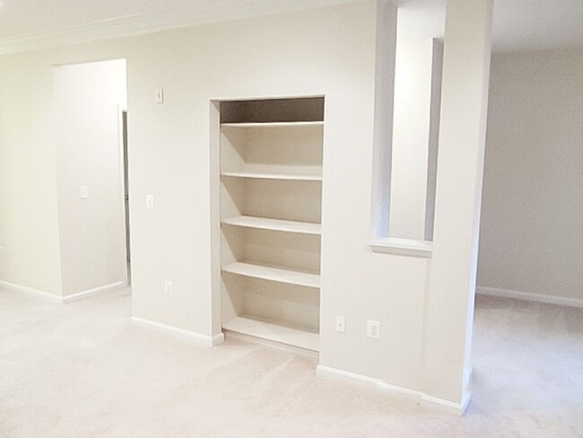 Foto del edificio - Beautiful 2 Bedroom 2 Bathroom Condo In Mu...