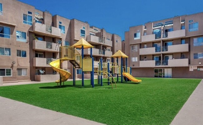 Foto del edificio - 450 E 4th St