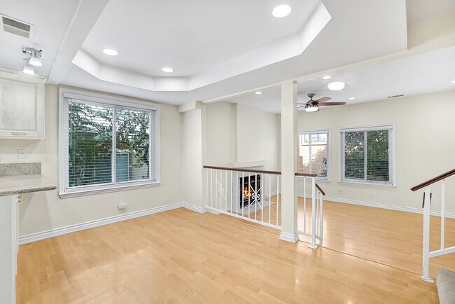 Building Photo - 315 California St #E