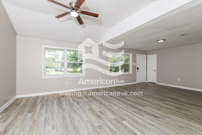 Building Photo - 1185 N Old Canton Rd