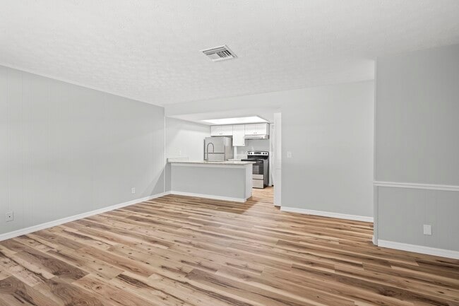 Building Photo - 2910 S Coleman-Rent Specials Offered!