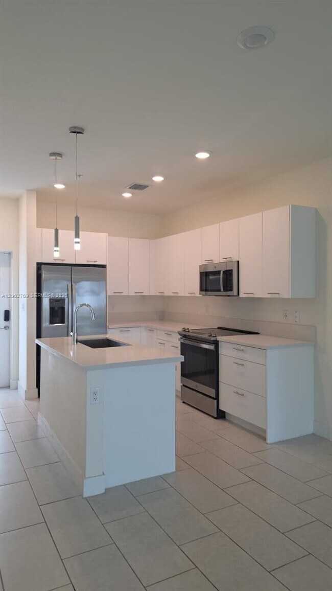 Foto del edificio - 8167 NW 41st St