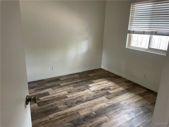 Foto del edificio - 41862 Park Ave