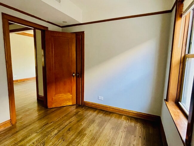 Building Photo - 4623 S Harding Ave