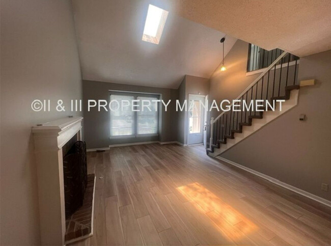 Building Photo - 10916 W 115th St