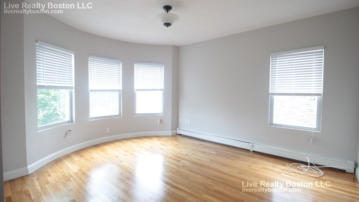 Primary Photo - 1435 Cambridge St