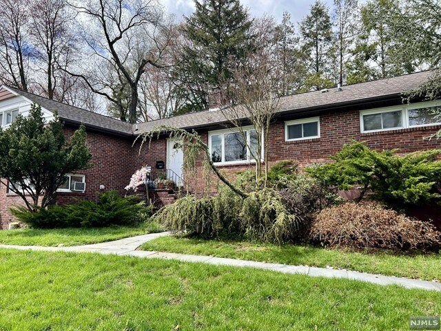 Building Photo - 638 Hillsdale Ave