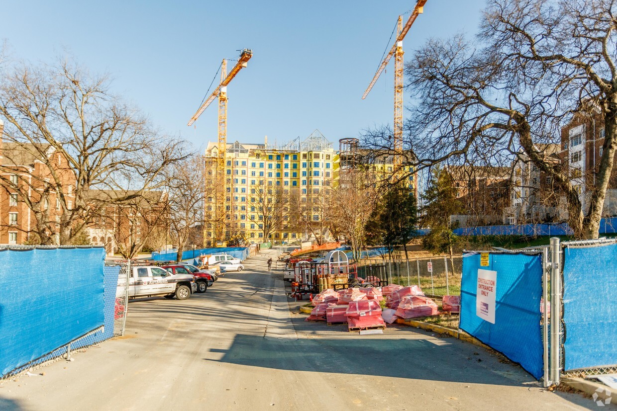 Building Photo - Tall Hall Suites