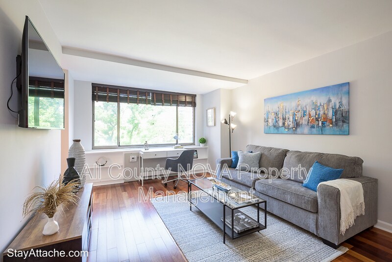 Foto principal - 1111 Arlington Blvd