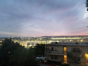 Building Photo - 1626-1628 W Walnut Ave