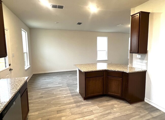 Foto del edificio - 7530 Fishbowl Ln