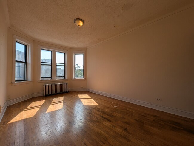 Foto del edificio - 1542 N Kedzie Ave