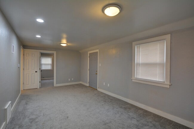 Building Photo - 741 S Miller Ct